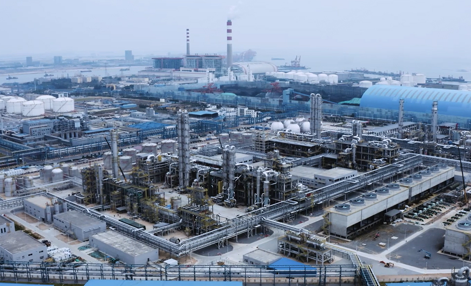 从数据孤岛到智能协同3118云顶集团技术以工业AI赋能广西华谊打造千亿级石化产业标杆